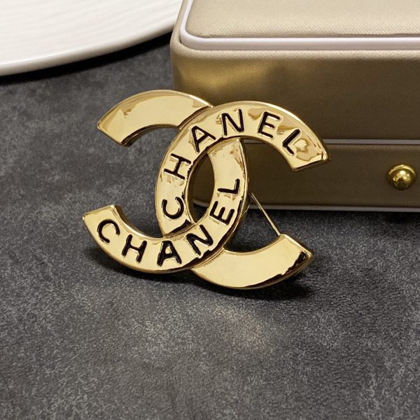 18K CC Script Brooch - Image 4