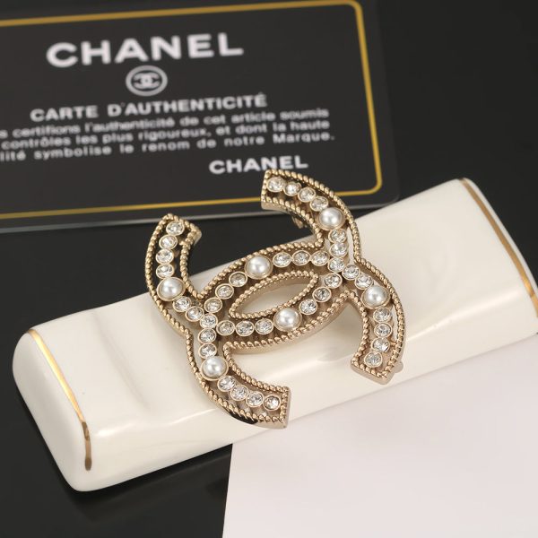 18K CC Pearls Brooch - Image 6