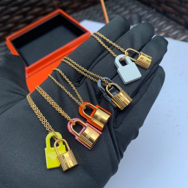 18K O'Kelly Orange Pendant H Necklace - 图片 7