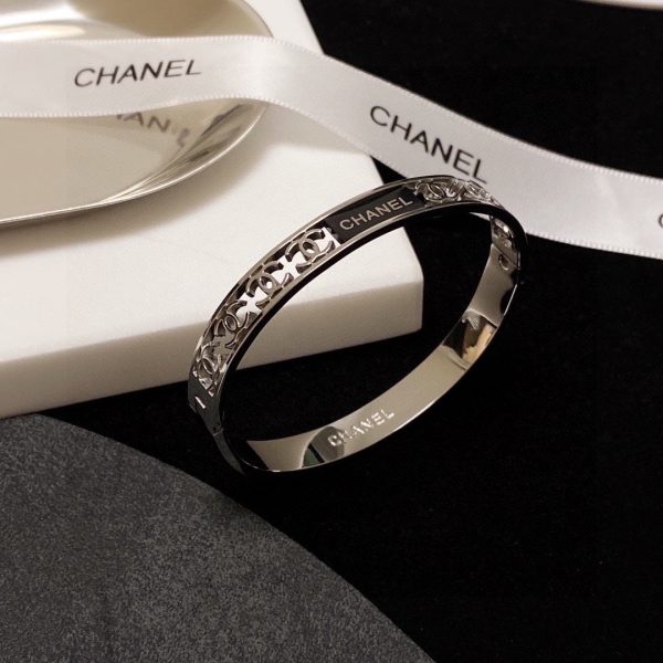 18K CC Hollow Bracelet - Image 7