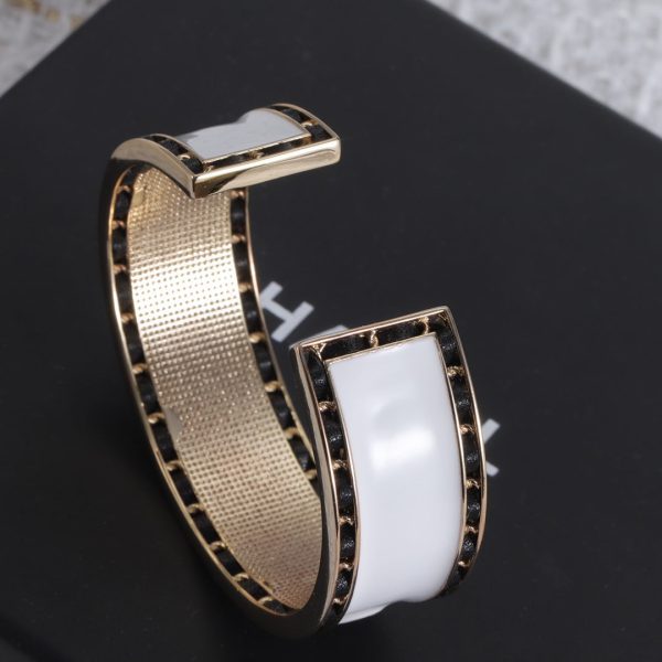 18K CC White Cuff Bracelet - Image 6