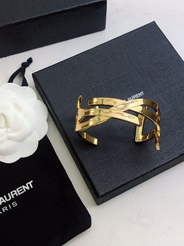 18K Saint Monogram Cuff Bracelet - 图片 2