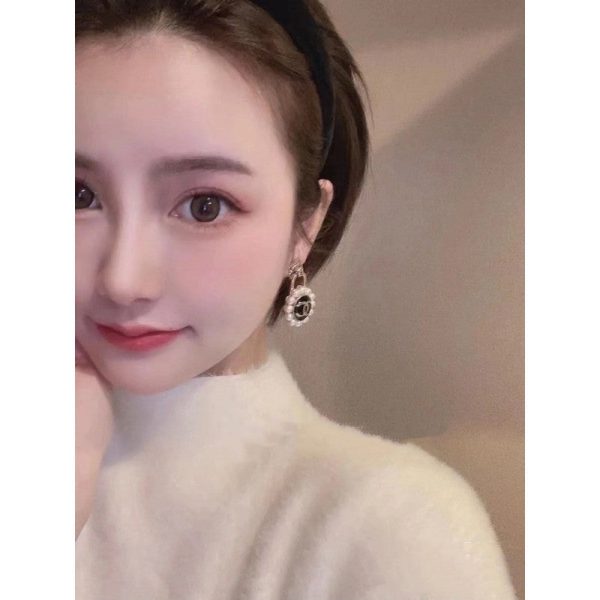 18K CC Pearl Earrings - Image 4