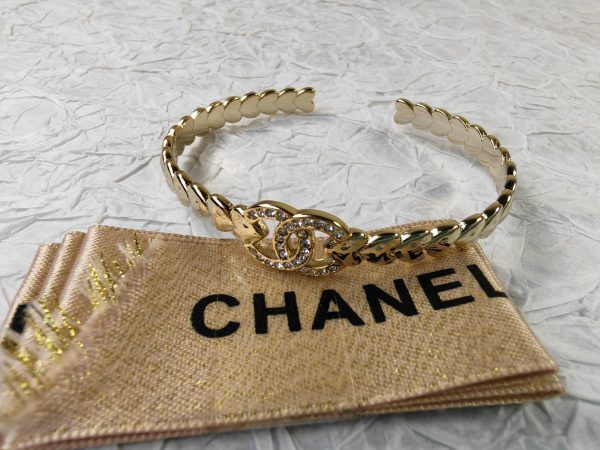 18K CC Diamonds Cuff Bracelet - Image 6
