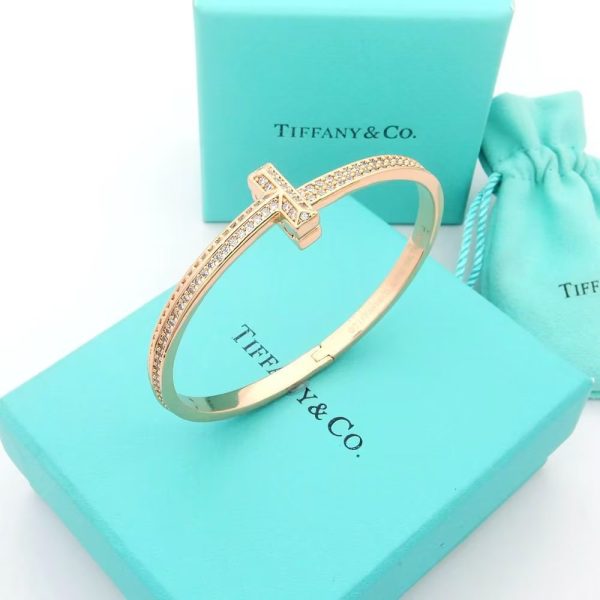 18K T1 Wide Diamond Bangle Bracelet - 图片 3