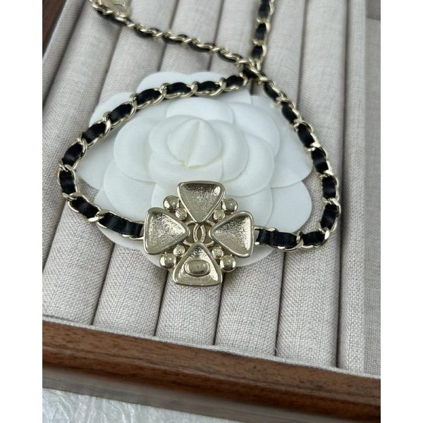 18K CC Black Leather Flower Necklace - 图片 4