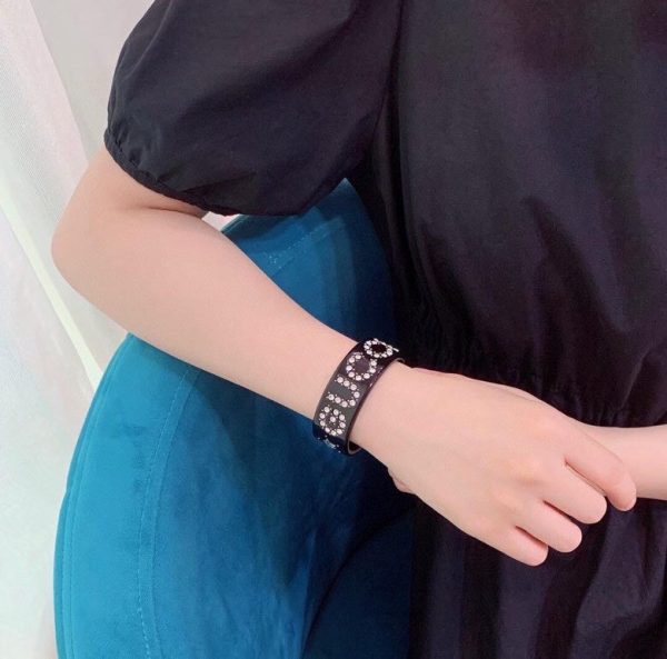 Double G Crystal Black & White Cuff Bracelet - 图片 2