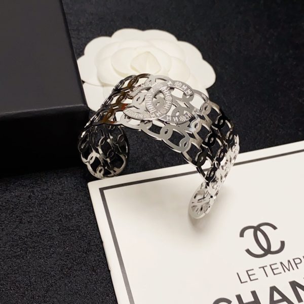 18K CC Vintage Cuff Bracelet