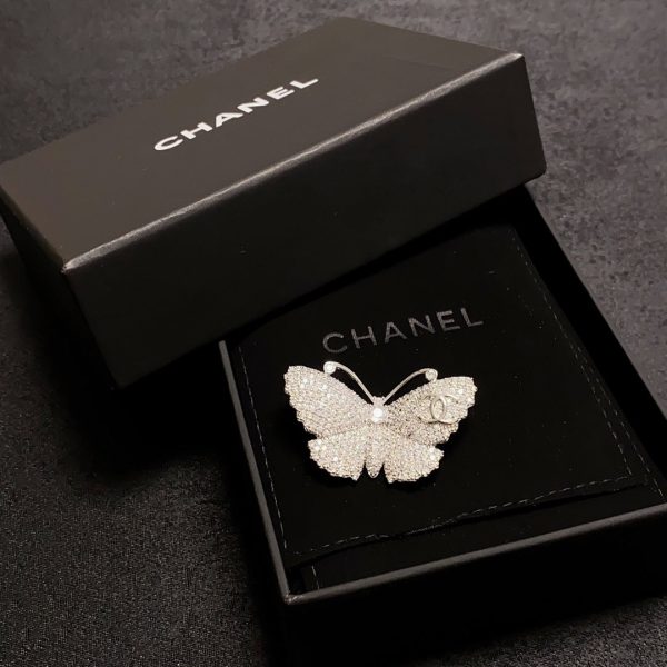 18K CC Butterfly Diamonds Brooch - Image 7