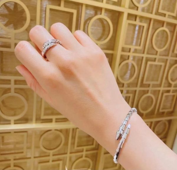 18K BV Serpenti Viper Ring - Image 9