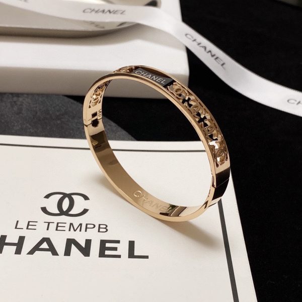 18K CC Hollow Bracelet - Image 5