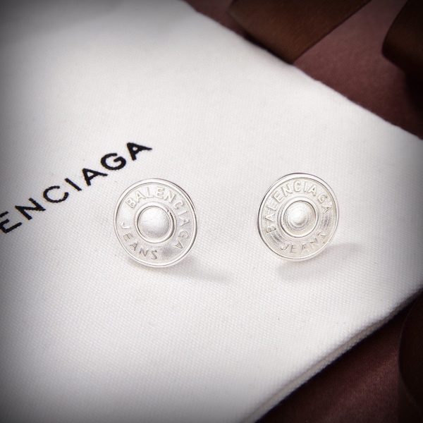 18K BB Cirle Earrings - Image 7