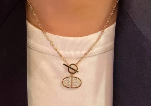 18K Chaine D'ancre Contour Pendant H Necklace - 图片 10