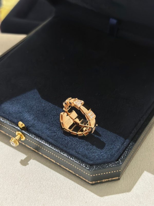 18K BV Serpenti Viper Black Ring - Image 9