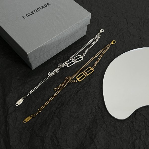18K BB Chain Bracelet - Image 6