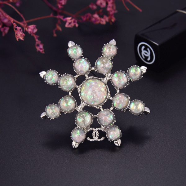 18K CC Flower Crystals Brooch - Image 6