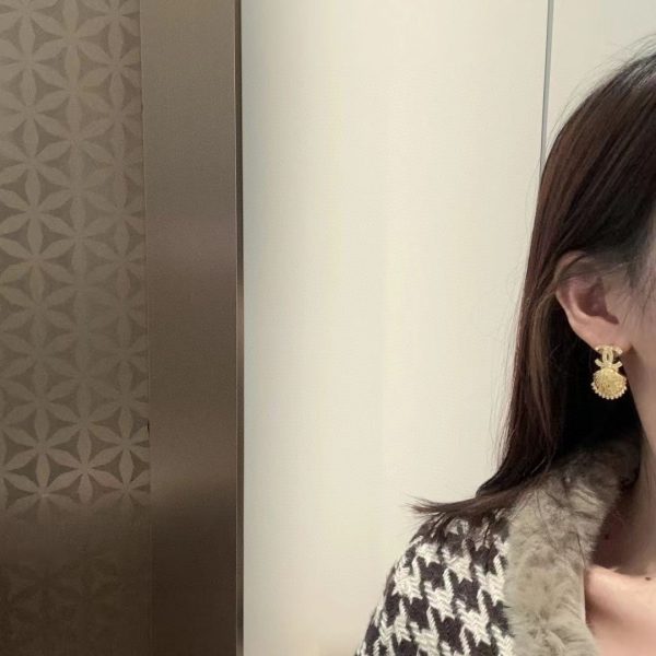 18K CC Shell Pendant Earrings - 图片 7