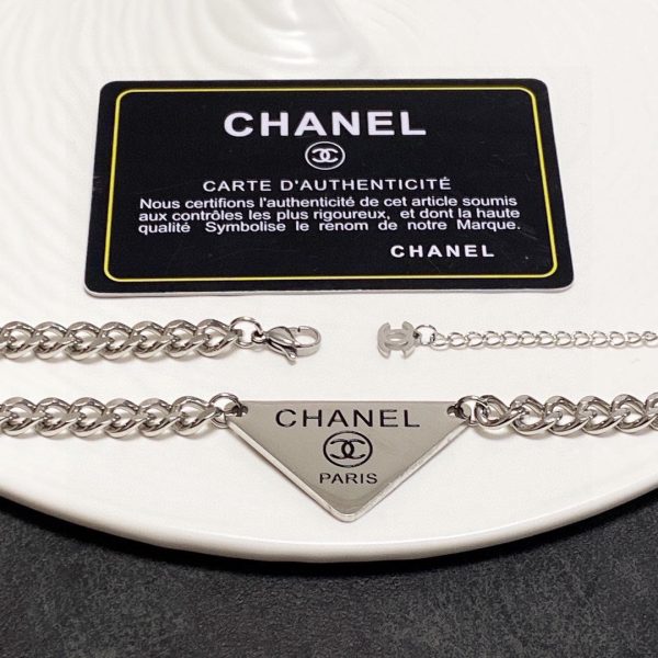 18K CC Triangle Necklace - 图片 7