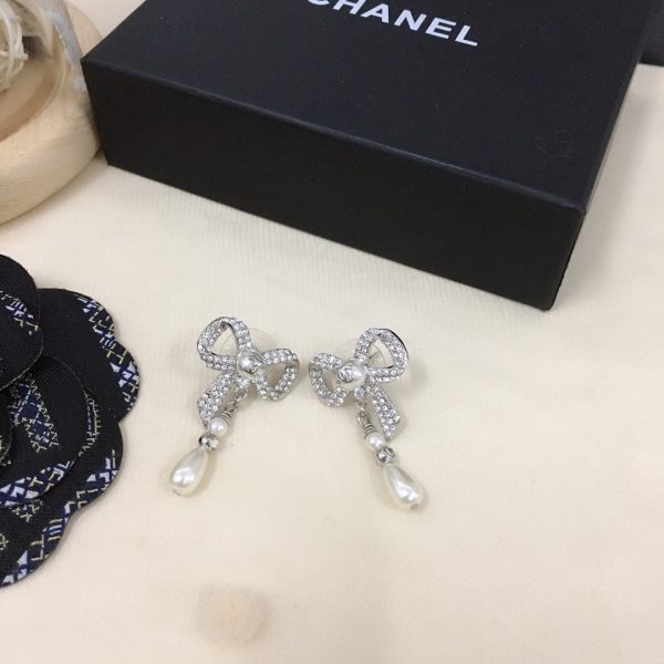18K CC Bow Tie Diamonds Earrings - Image 3