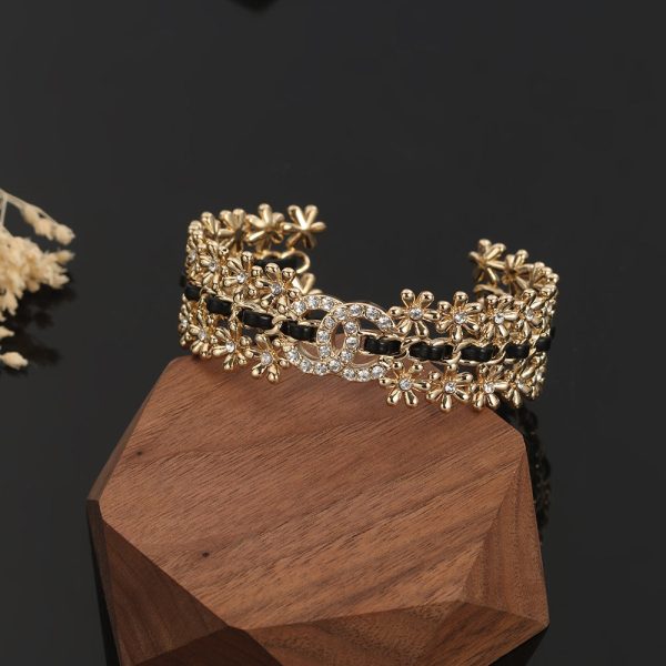 18K CC Open Cuff Strass Bracelet - Image 4