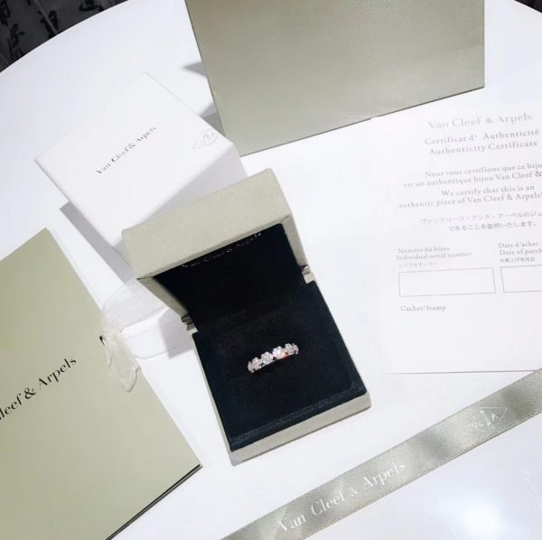 18K Fleurette Wedding Diamond Ring - 图片 8