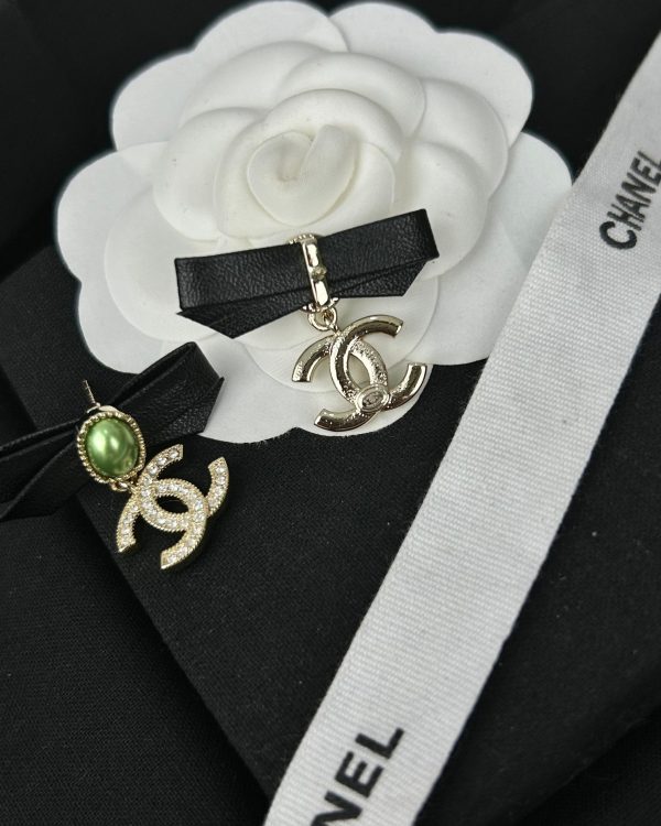 18K CC Bow Earrings - Image 7