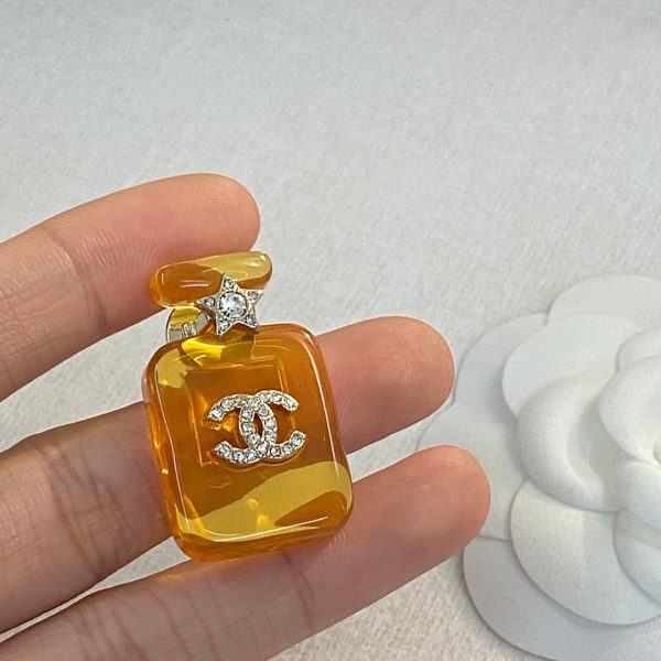 18K CC Perfume Color Bottle Brooch - Image 11