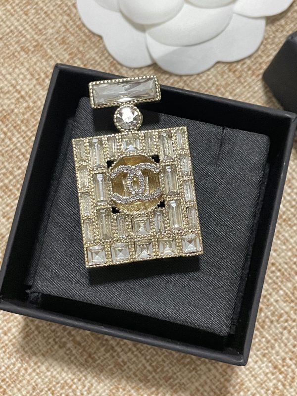 18K CC Perfume Bottle Crystals Brooch - 图片 7