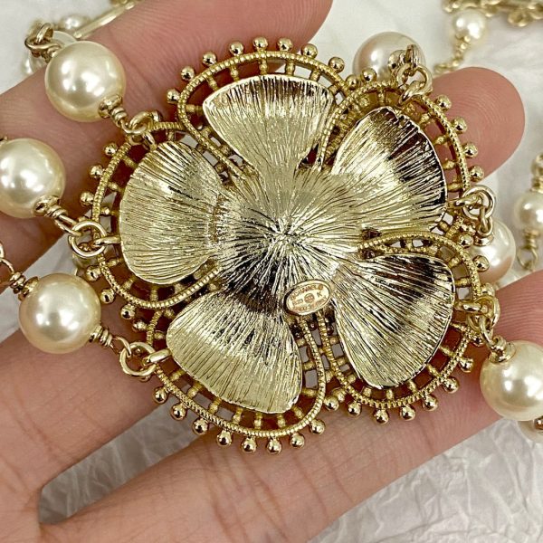 18K CC Camellia Choker Necklace - Image 5