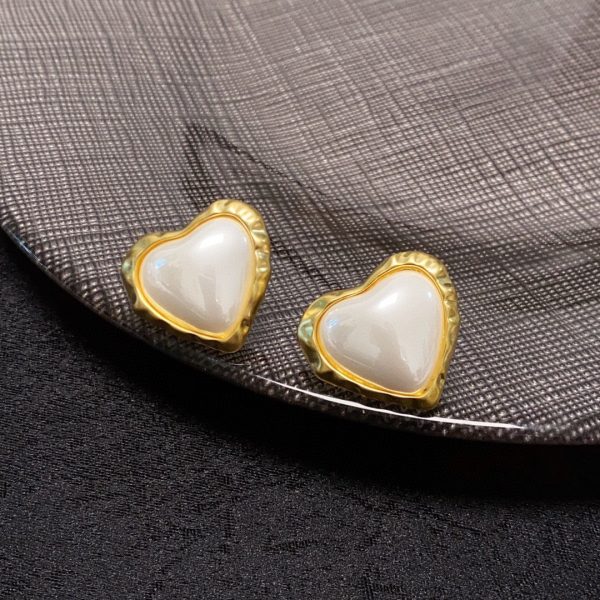 18K CC Heart Pearl Earrings - 图片 7