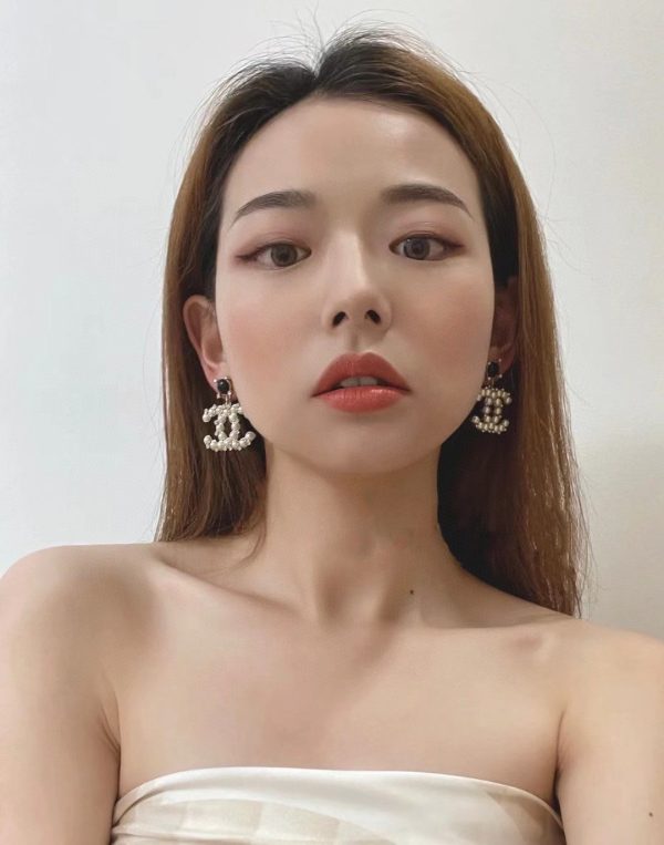 18K Pearl CC Pendant Earrings - 图片 7