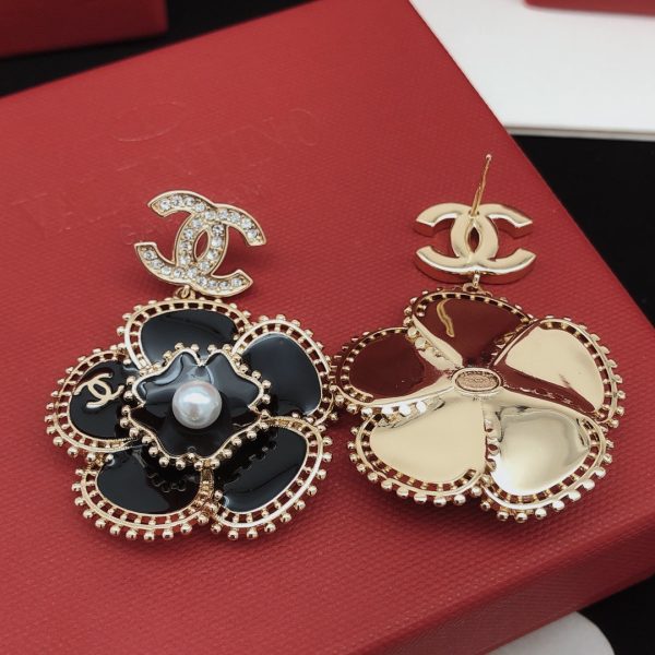 18K CC Camellia Diamond Earrings - Image 7