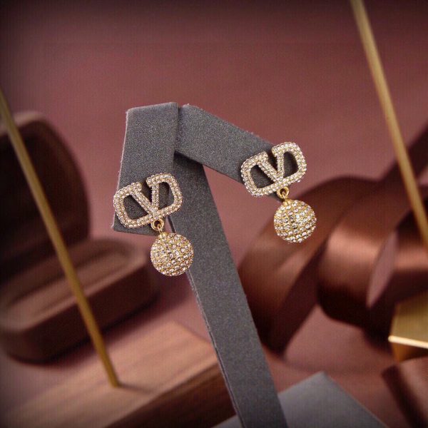 18K Vlogo Diamonds Earrings - Image 7
