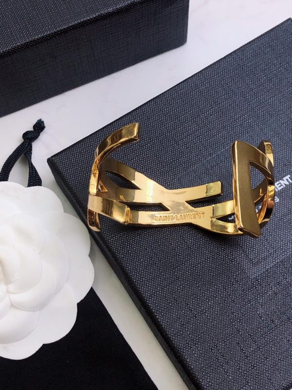18K Saint Monogram Cuff Bracelet - 图片 10