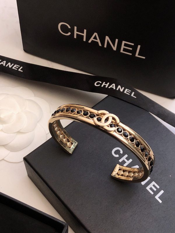 18K CC Crystal Open Cuff Bracelet - 图片 8