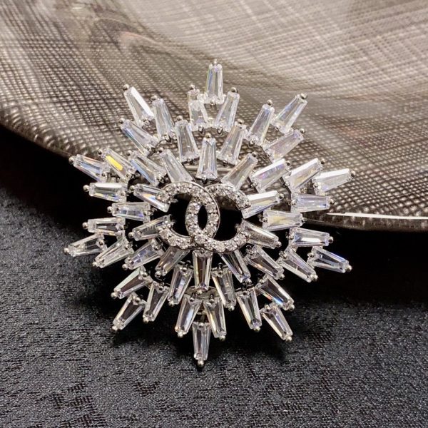 18K CC Snow Flower Brooch