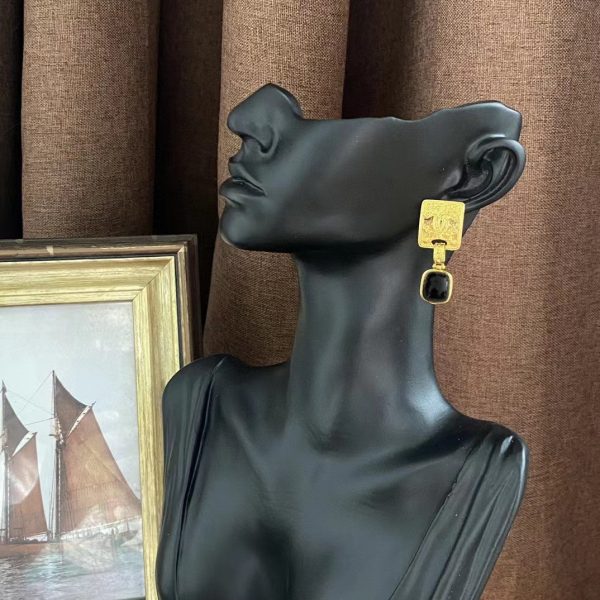18K CC Black Pearl Earrings - Image 3