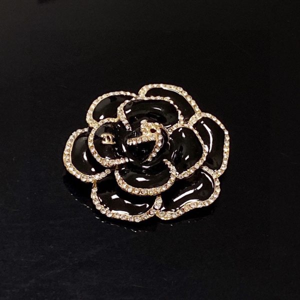 18K CC Black Flower Brooch - Image 7