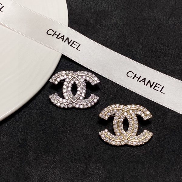 18K CC Diamonds Set Broochs - Image 7