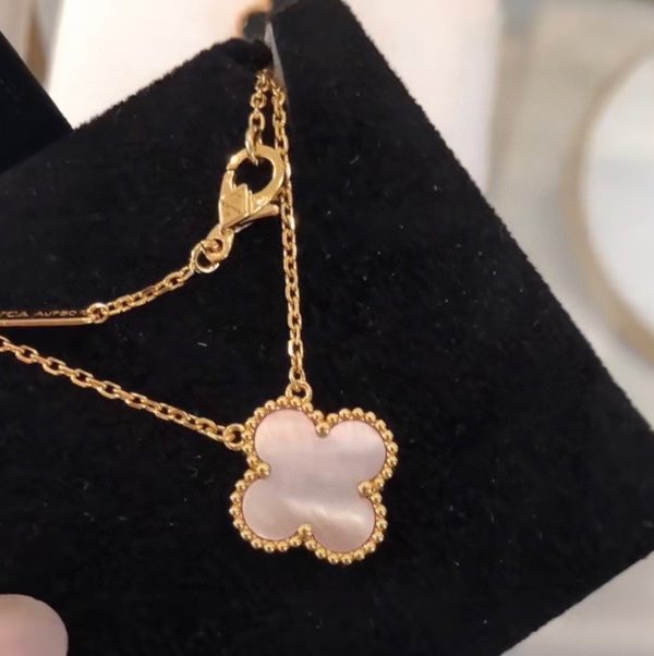 18K Vintage Alhambra Pink Necklace - Image 4