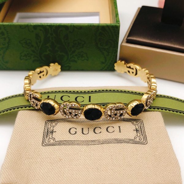 18K Double G Flowers Black Crystals Open Cuff Bracelet - 图片 6
