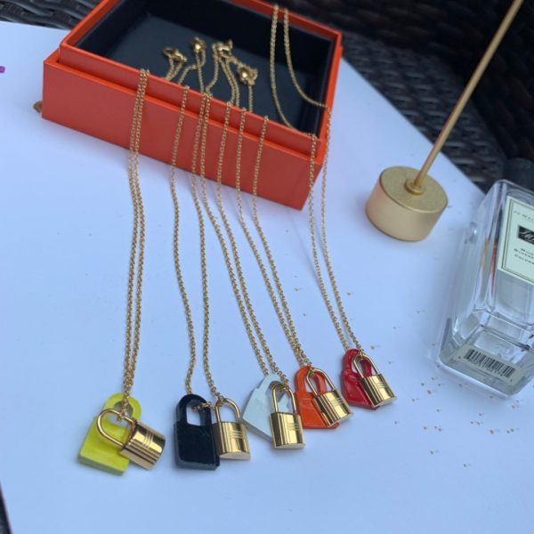 18K O'Kelly Orange Pendant H Necklace - 图片 9