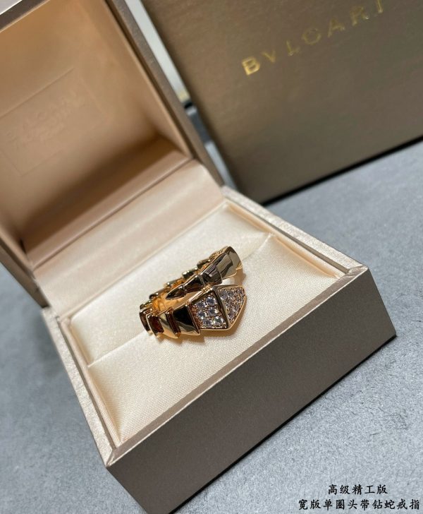 18K BV Serpenti Viper Head Diamond Ring - Image 10