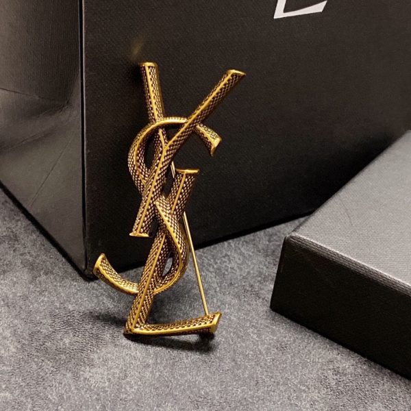 18K Saint Classic Brooch - Image 8