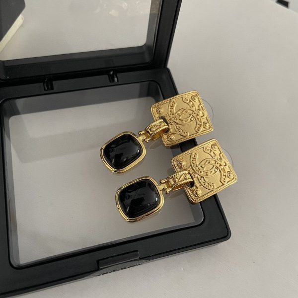18K CC Black Pearl Earrings - Image 8