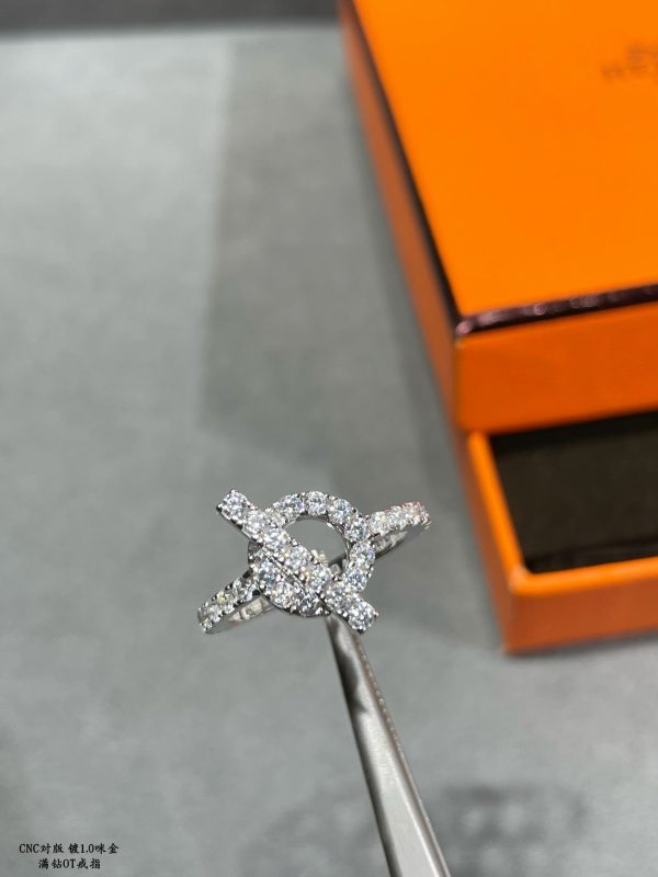 18K Finesse Diamond White Gold H Ring - 图片 12