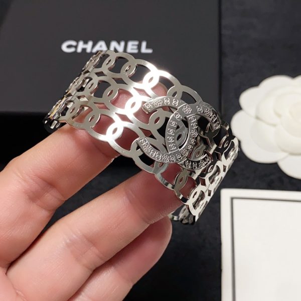 18K CC Vintage Cuff Bracelet - Image 8