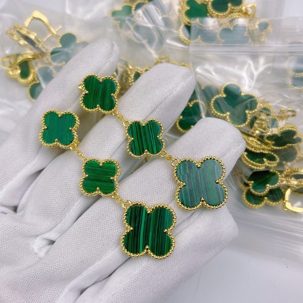 18K Magic Alhambra Three Malachite Motifs Clover Earrings - 图片 9