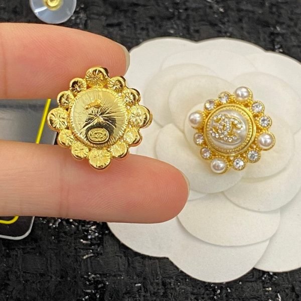 18K CC Pearls Earrings - Image 8