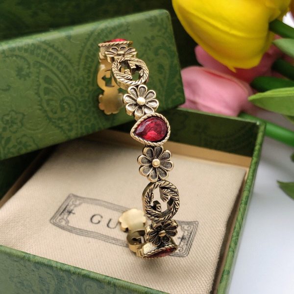 18K Double G Flowers Red Crystals Open Cuff Bracelet - 图片 6